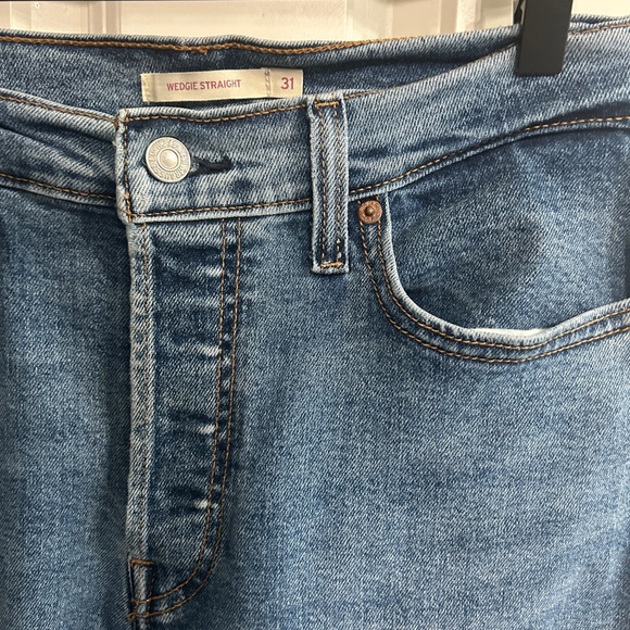 Levi's Wedgie Straight Leg Women's Jeans size 31.  Excellent condition. - Picture 2 of 13